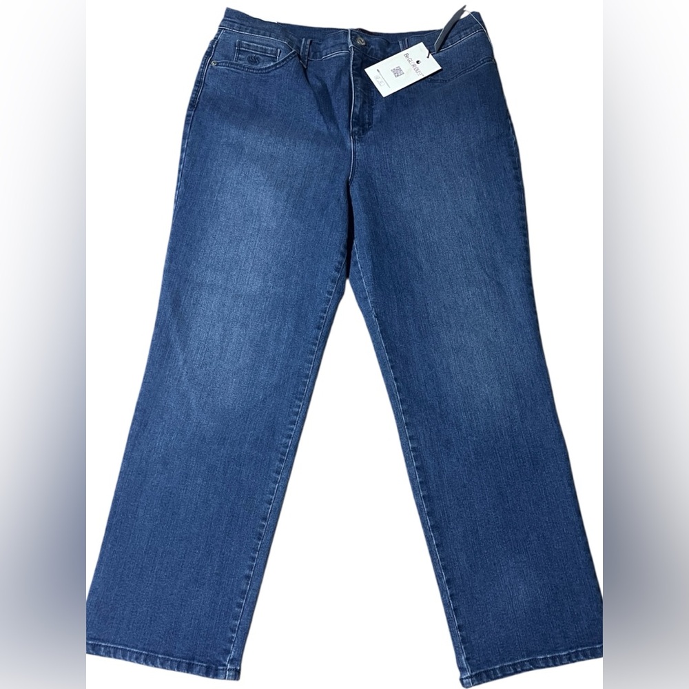 NWT Gloria Vanderbilt straight leg slimming jeans